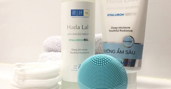 Review sữa rửa mặt Hada Labo trắng