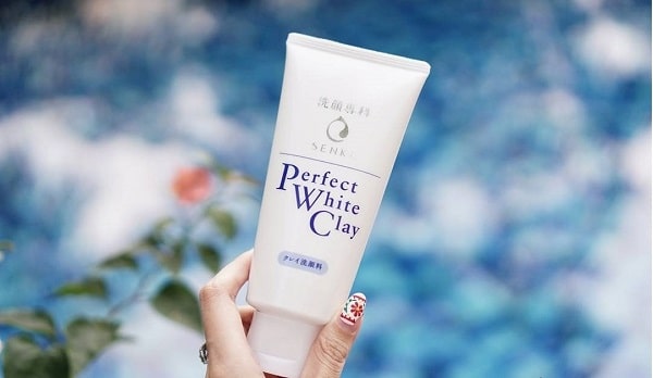 sua rua mat Senka Perfect White Clay. 