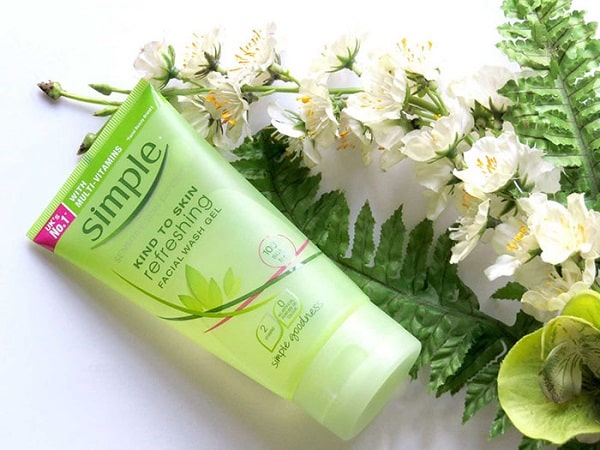 sua-rua-mat-simple-kind-to-skin-refreshing-facial-wash-ge