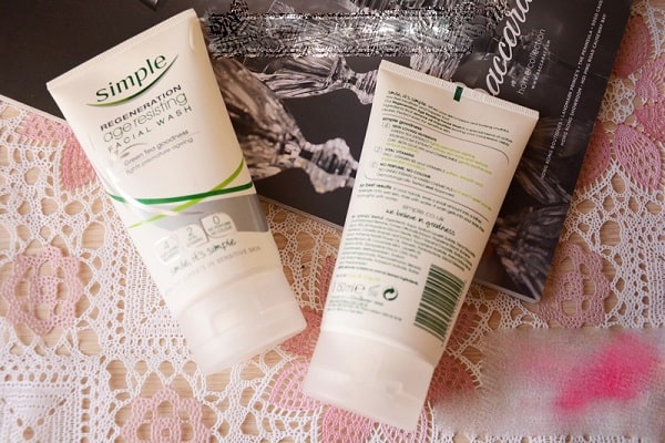 sua-rua-mat-simple-regeneration-age-resisting-facial-wash